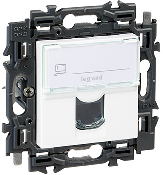 [LEG741570] Prise informatique RJ45 - Simple - UTP6 - Valena Next - Blanc - Legrand